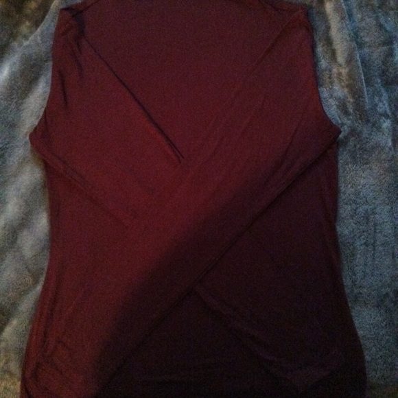 Burgundy top - Picture 2 of 4